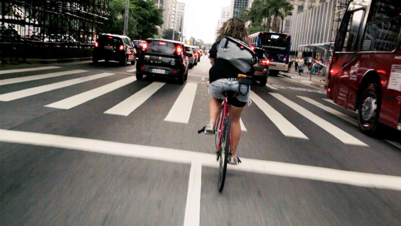 Promítání: Kola versus auta